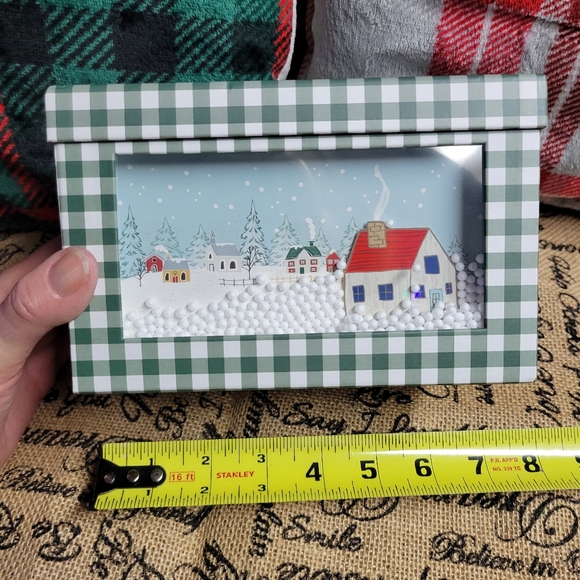 NWT lot of 2 snow globe gift boxes 7×5 rectangles - Picture 7 of 9